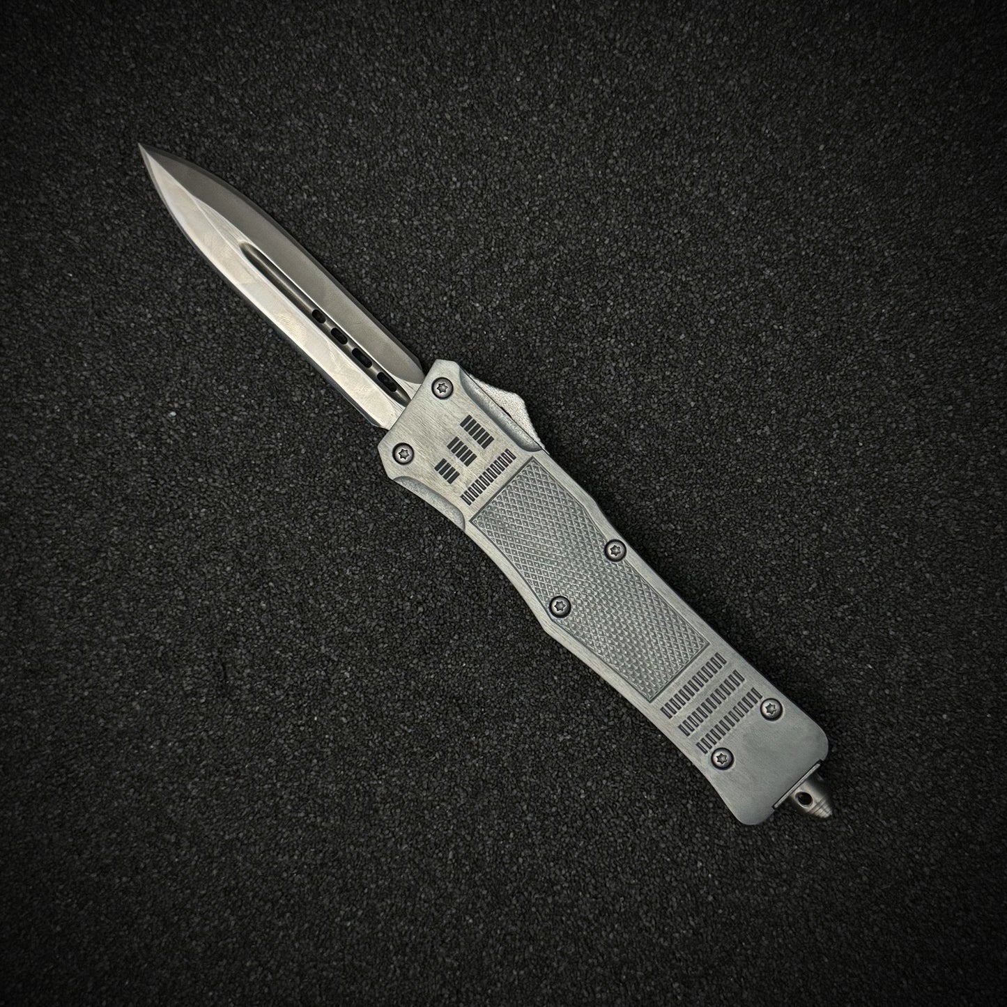 Silverout Strike knife